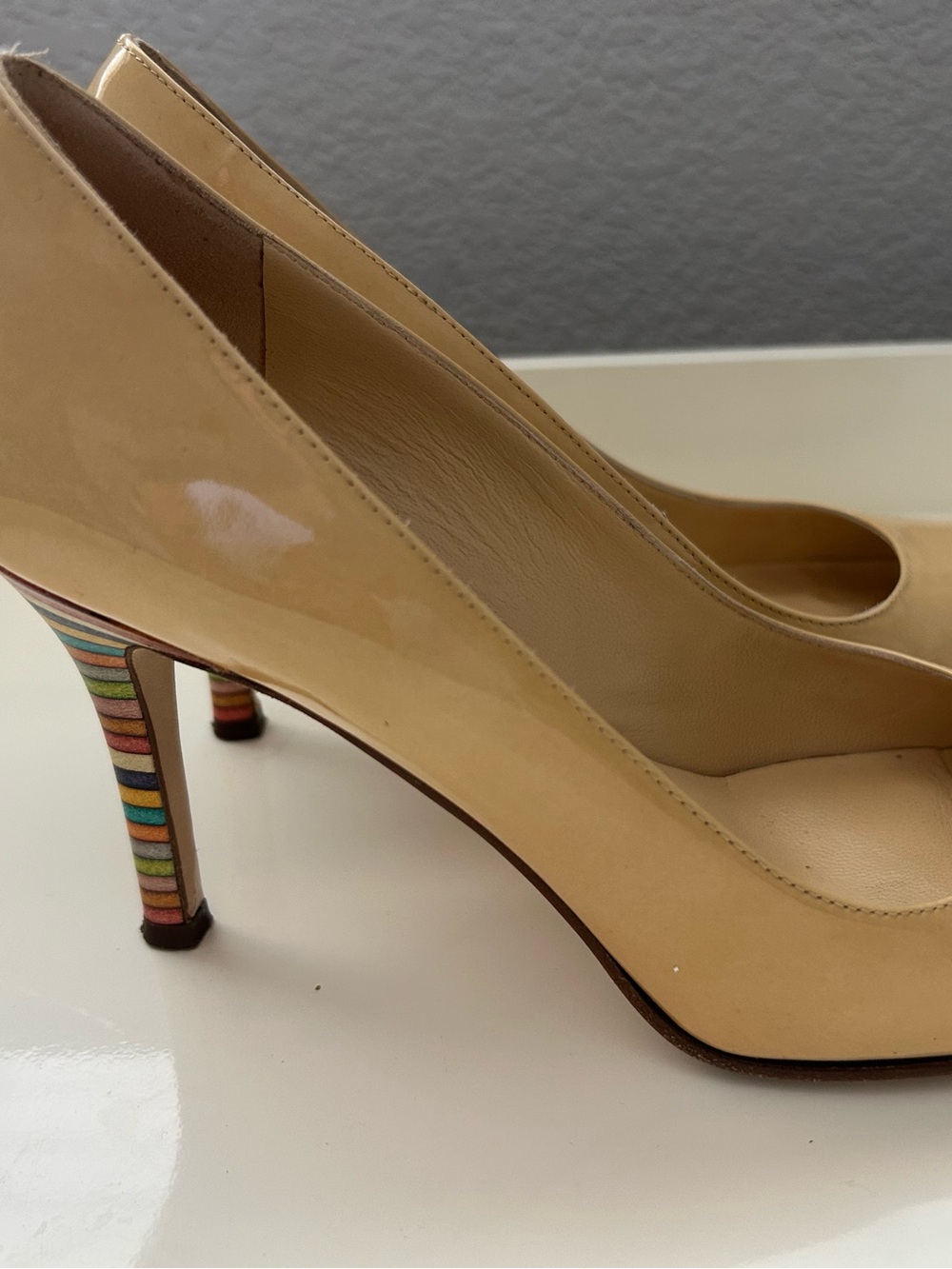 kate spade Karolina Patent Pumps RARE FIND with Multicolor Striped Heels - Picture 5 of 8
